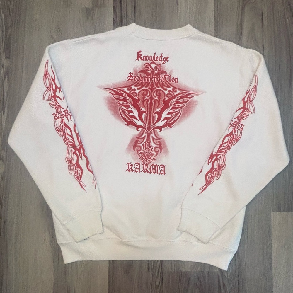 ** SOLD*** 
90s vintage graphic cross crewneck